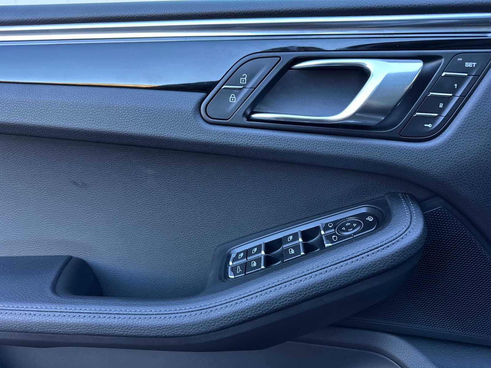 Thumbnail: 2024 Porsche Macan - 12