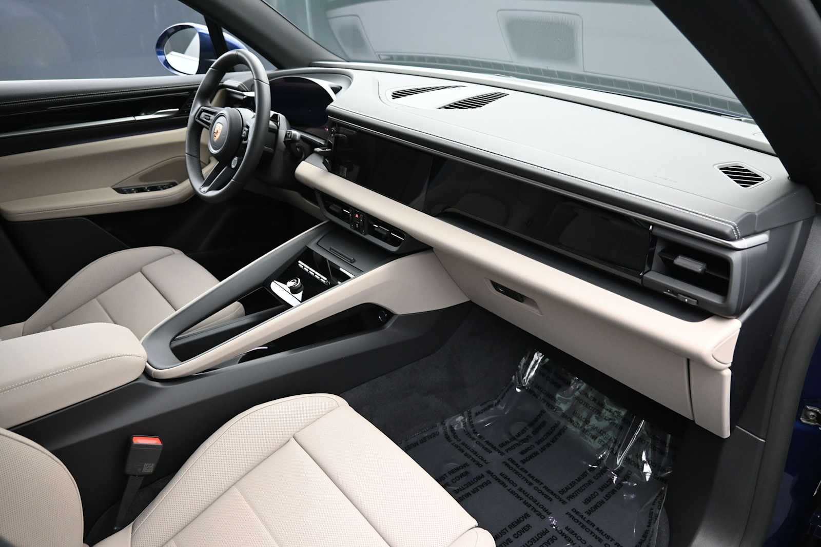 Thumbnail: 2026 Porsche Macan - 20