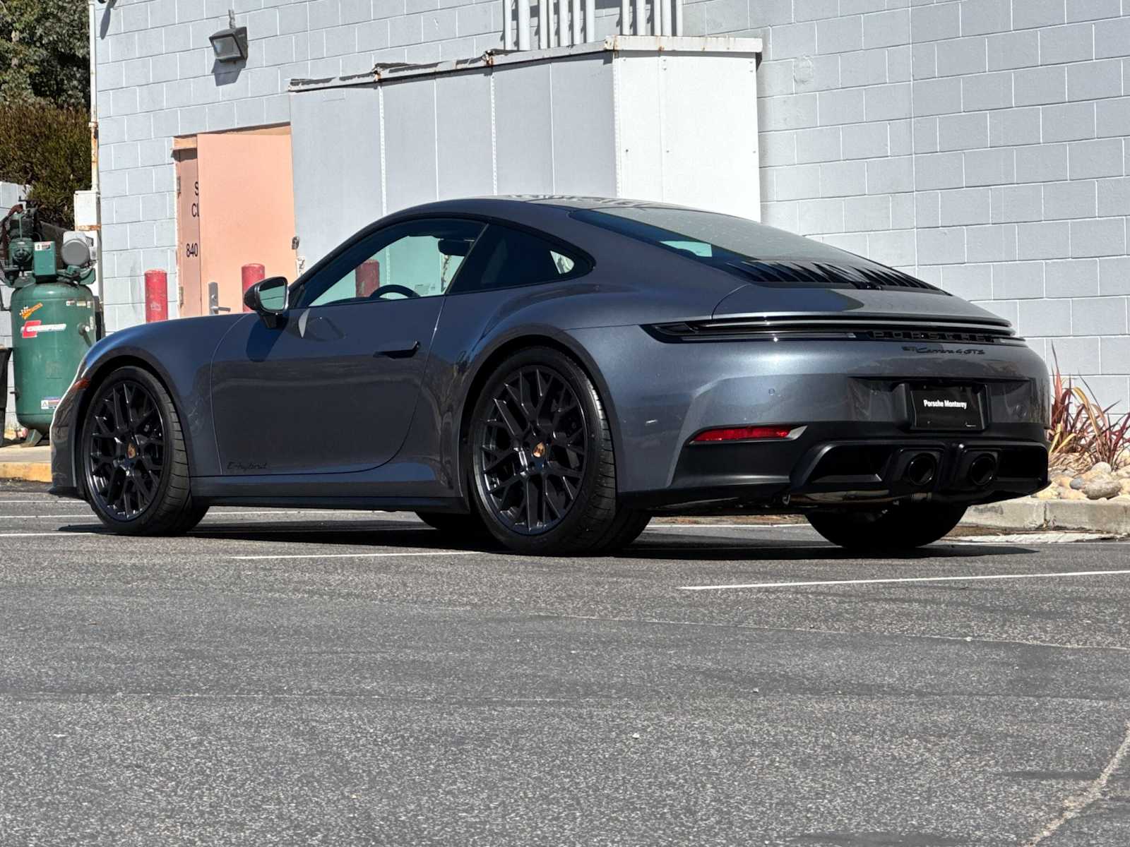 2025 Porsche 911 4 GTS photo 3
