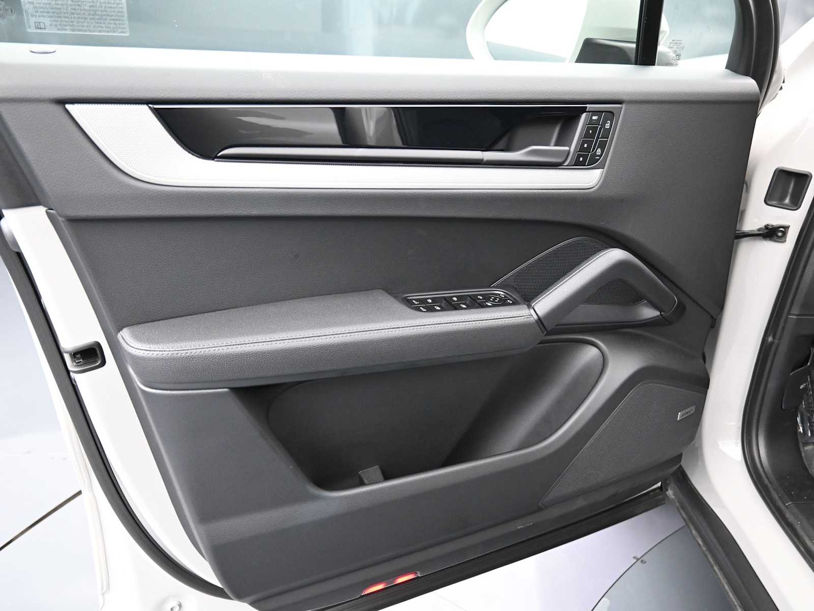 Thumbnail: 2025 Porsche Cayenne - 7