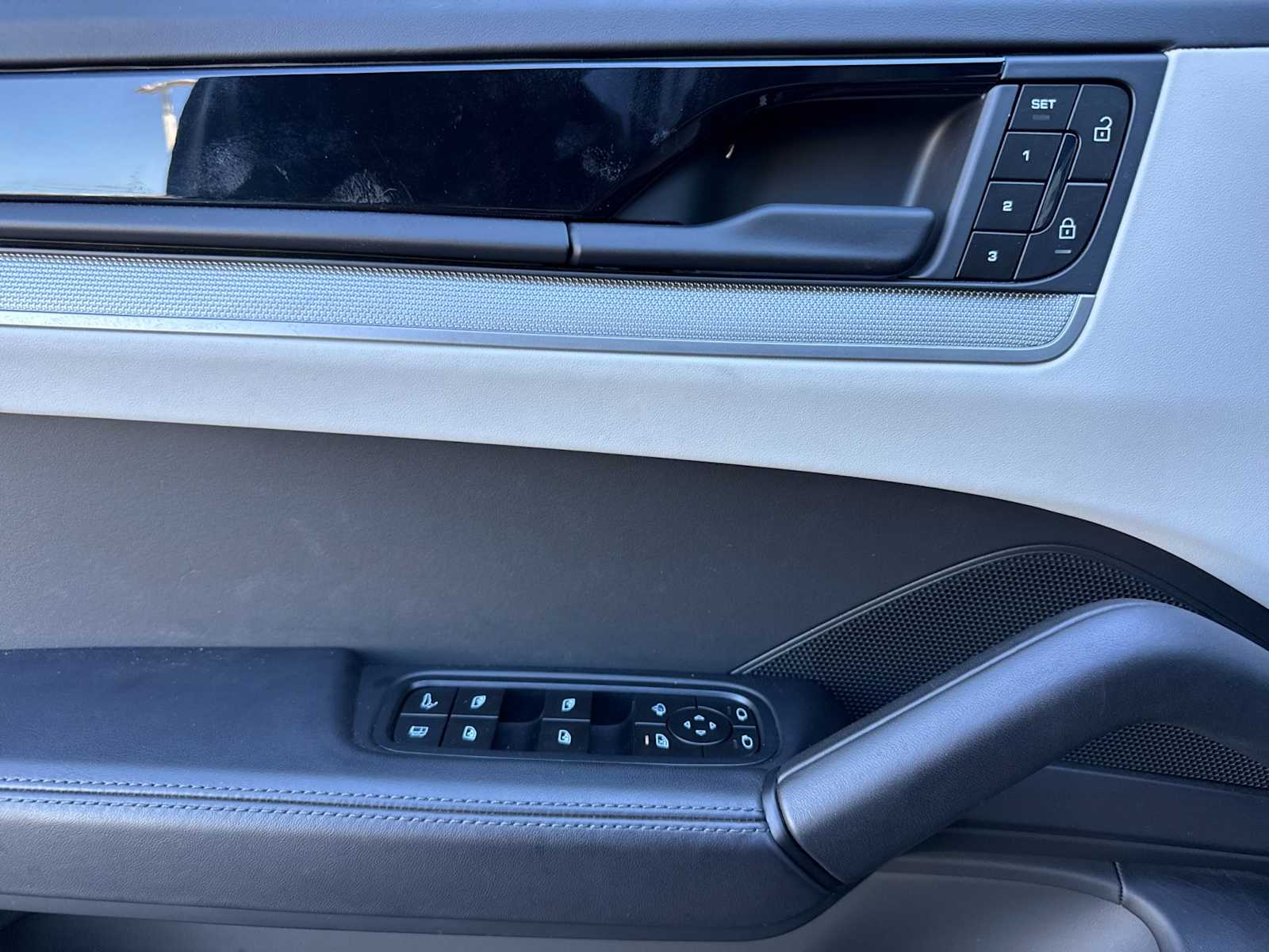 Thumbnail: 2024 Porsche Cayenne - 12