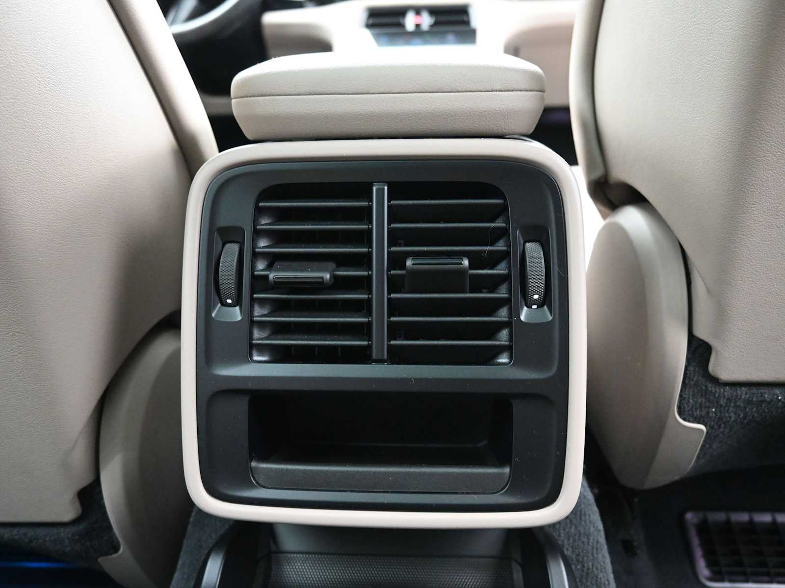 Thumbnail: 2023 Porsche Taycan - 25