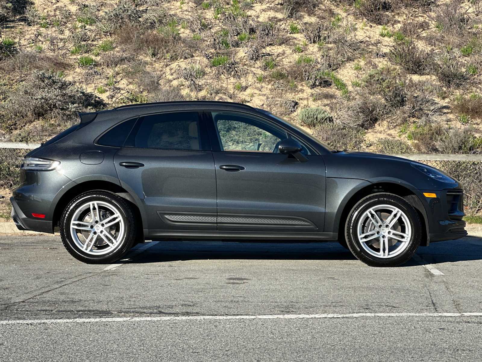Thumbnail: 2026 Porsche Macan - 9