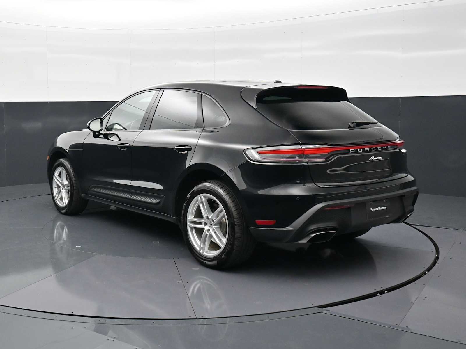 Thumbnail: 2024 Porsche Macan - 3