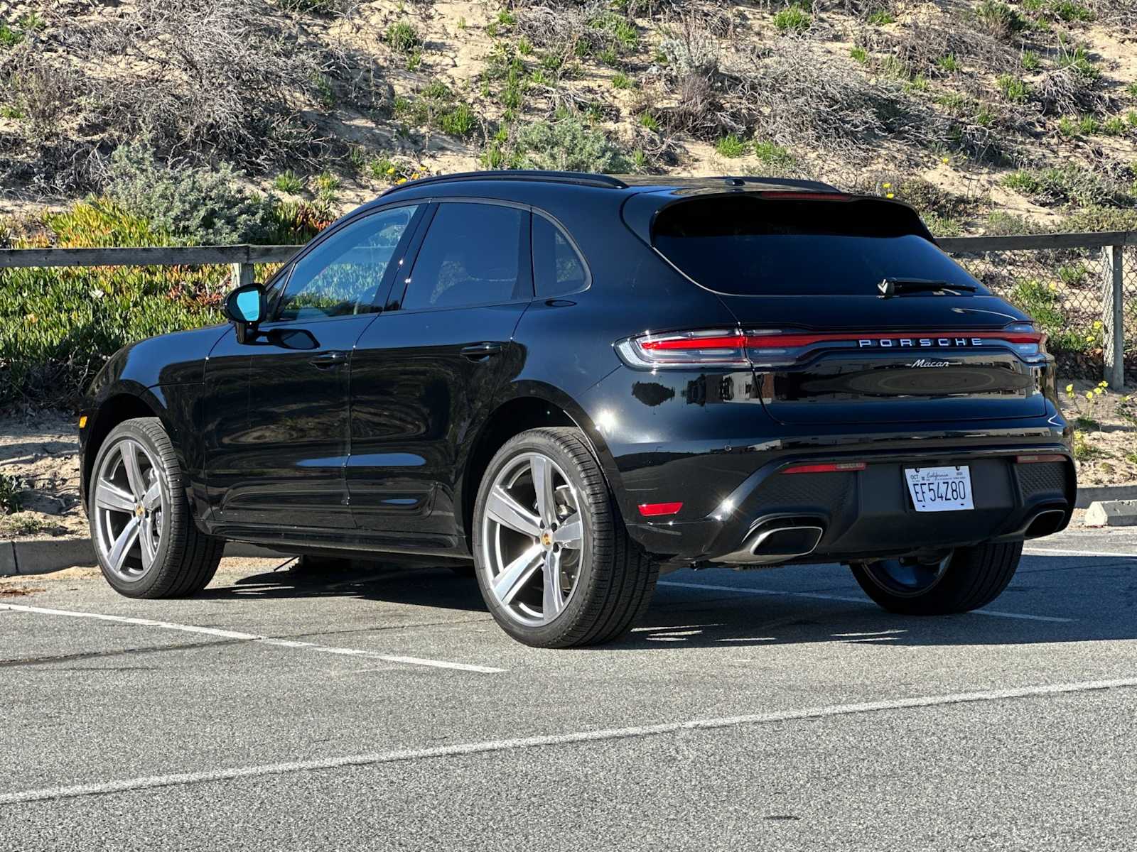 Thumbnail: 2025 Porsche Macan - 3