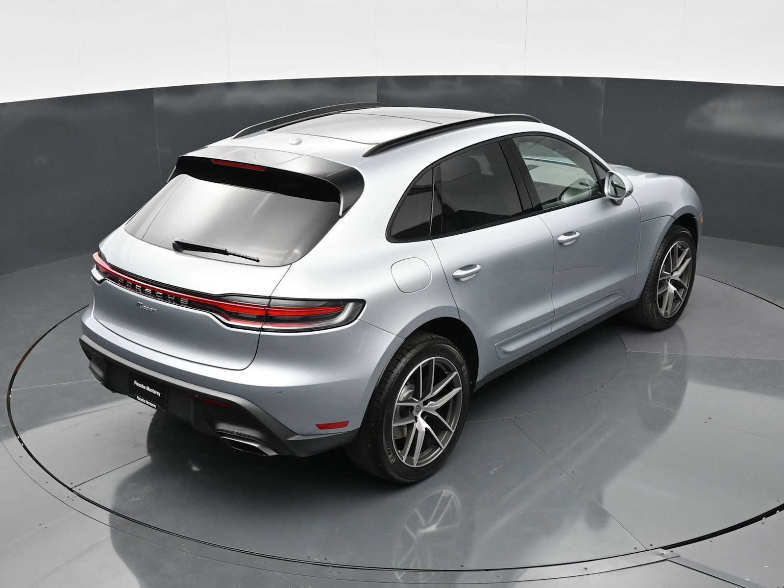 Thumbnail: 2026 Porsche Macan - 39