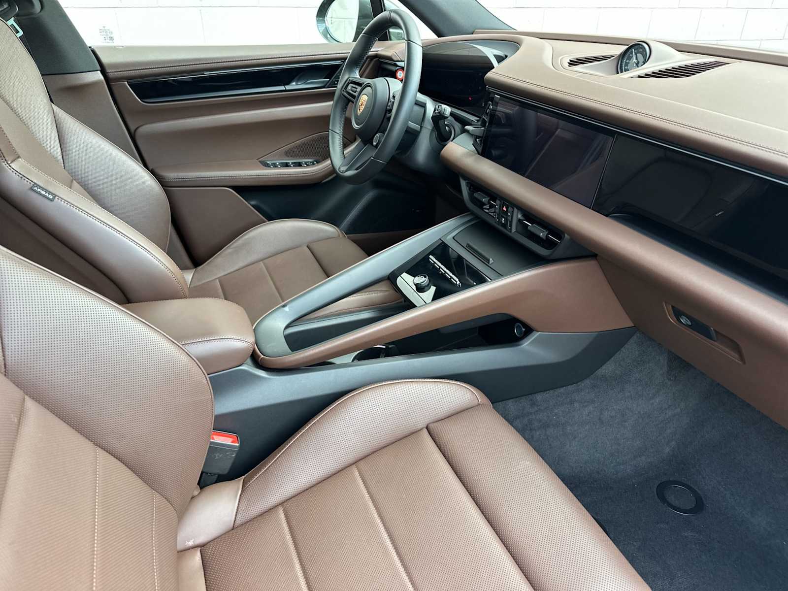 Thumbnail: 2025 Porsche Macan - 17