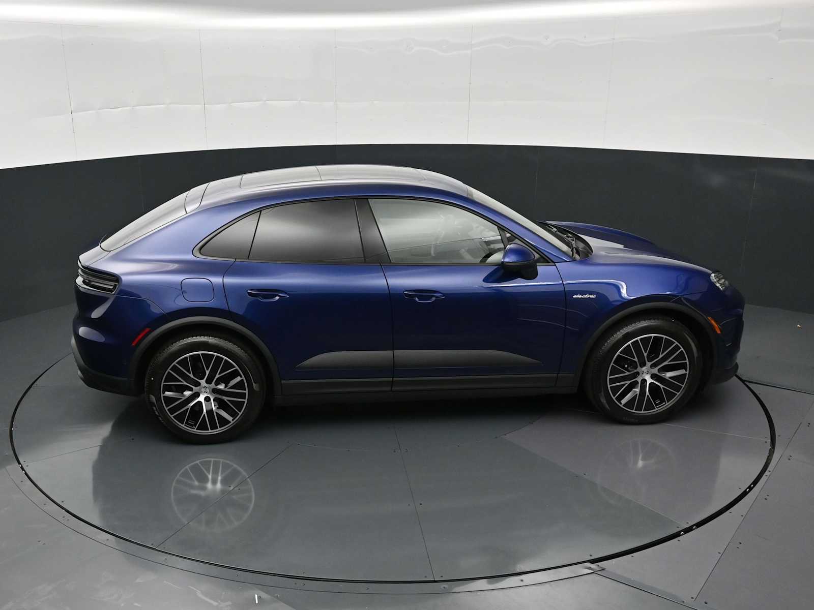Thumbnail: 2026 Porsche Macan - 34