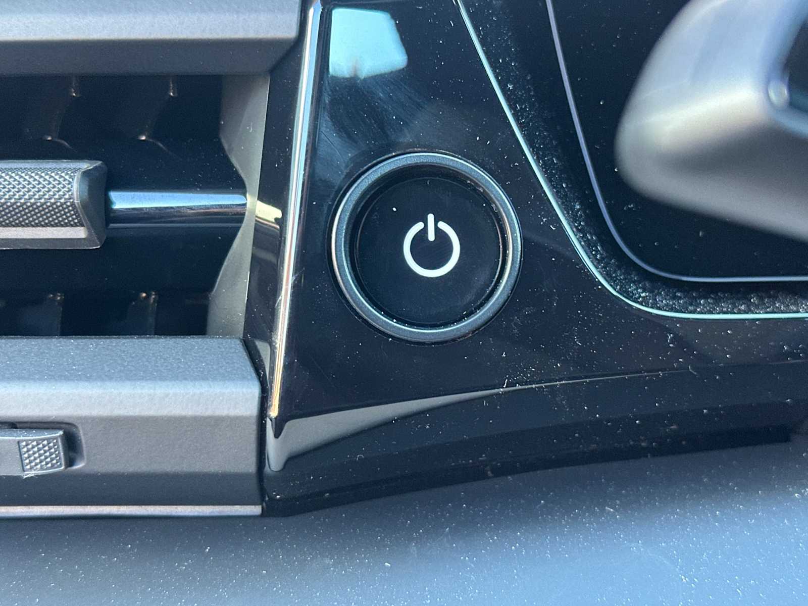 Thumbnail: 2025 Porsche Macan - 24