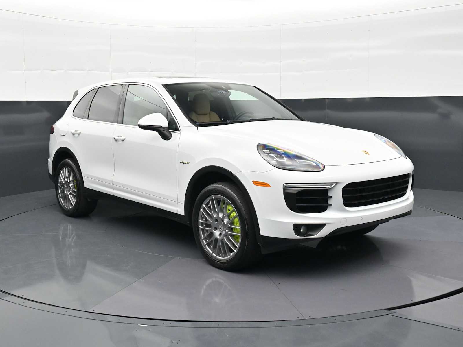 Thumbnail: 2015 Porsche Cayenne - 25