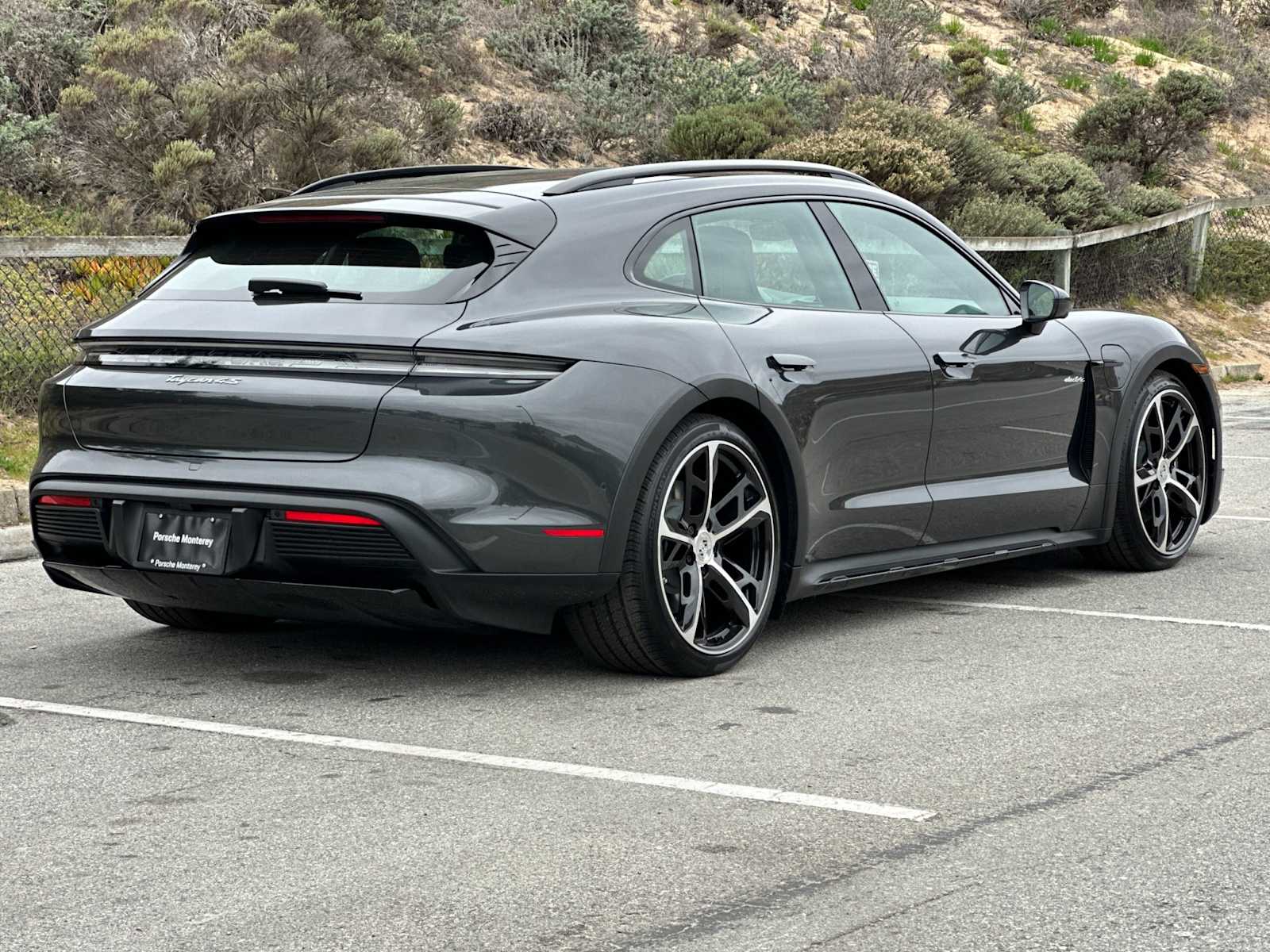 Thumbnail: 2025 Porsche Taycan - 7