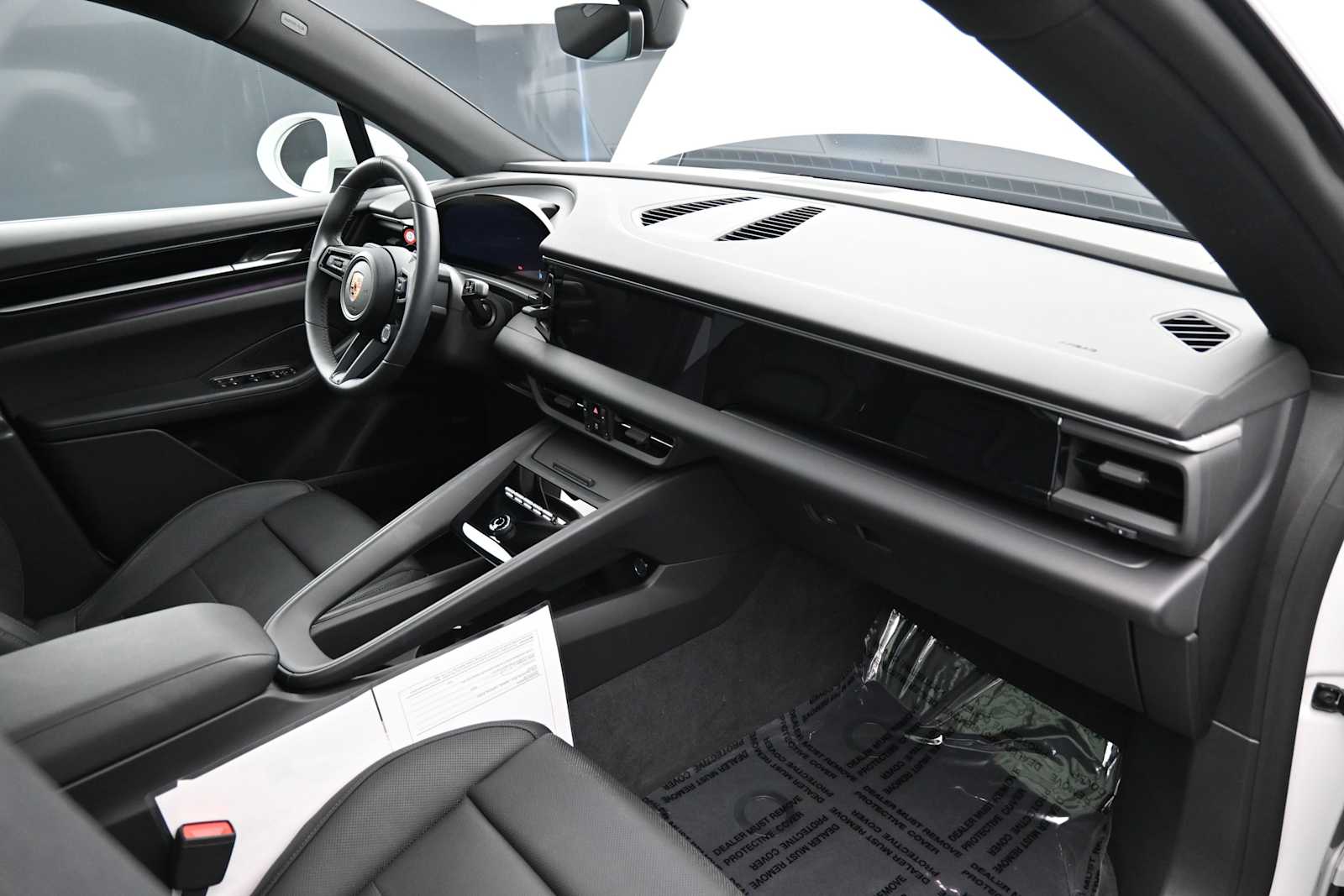 Thumbnail: 2025 Porsche Macan - 20
