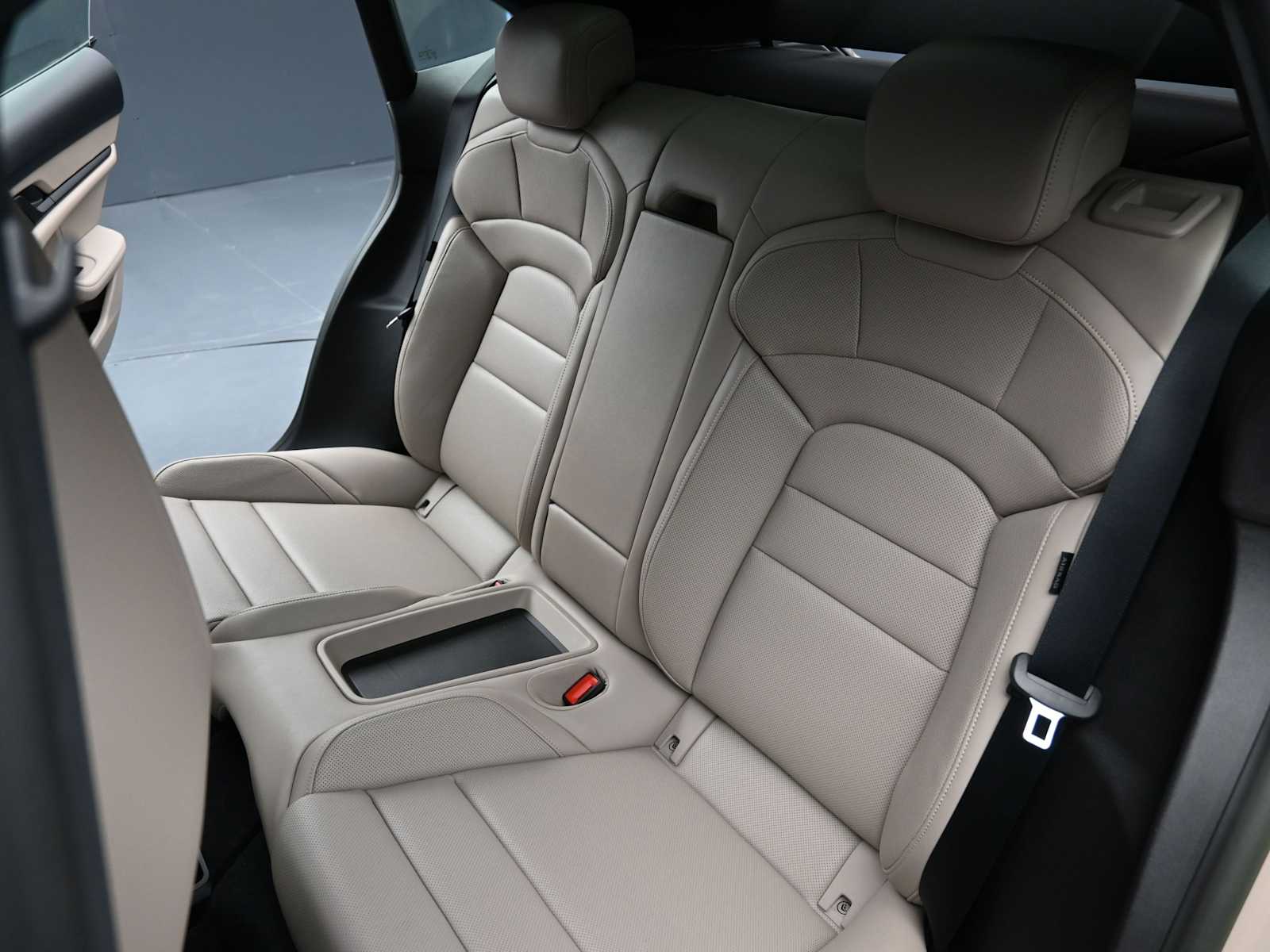 Thumbnail: 2023 Porsche Taycan - 10