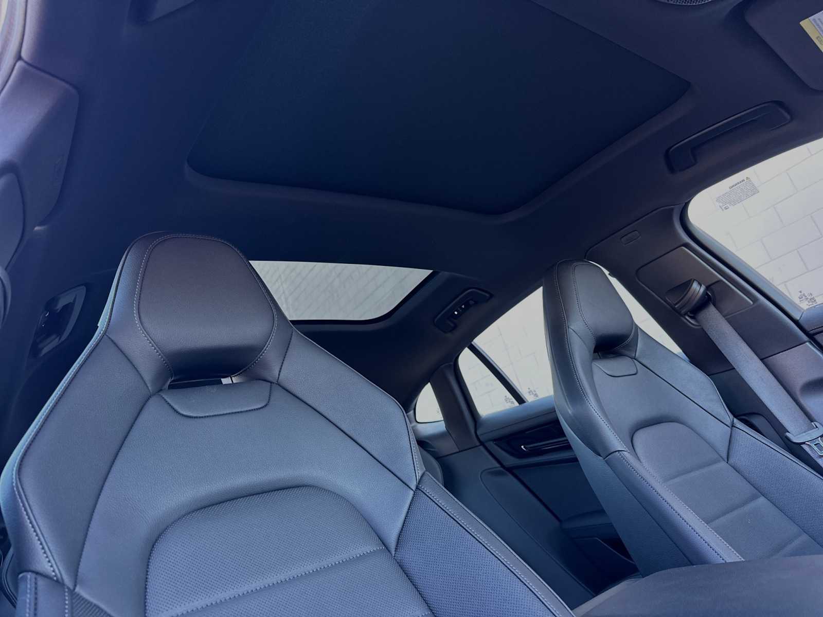 Thumbnail: 2024 Porsche Panamera - 17