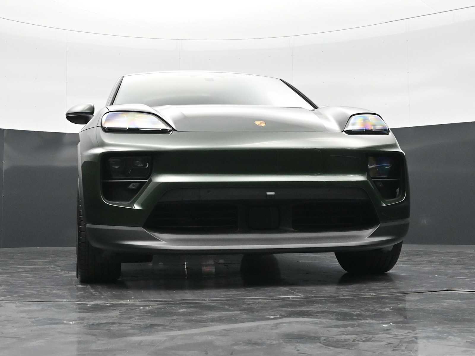 Thumbnail: 2026 Porsche Macan - 45