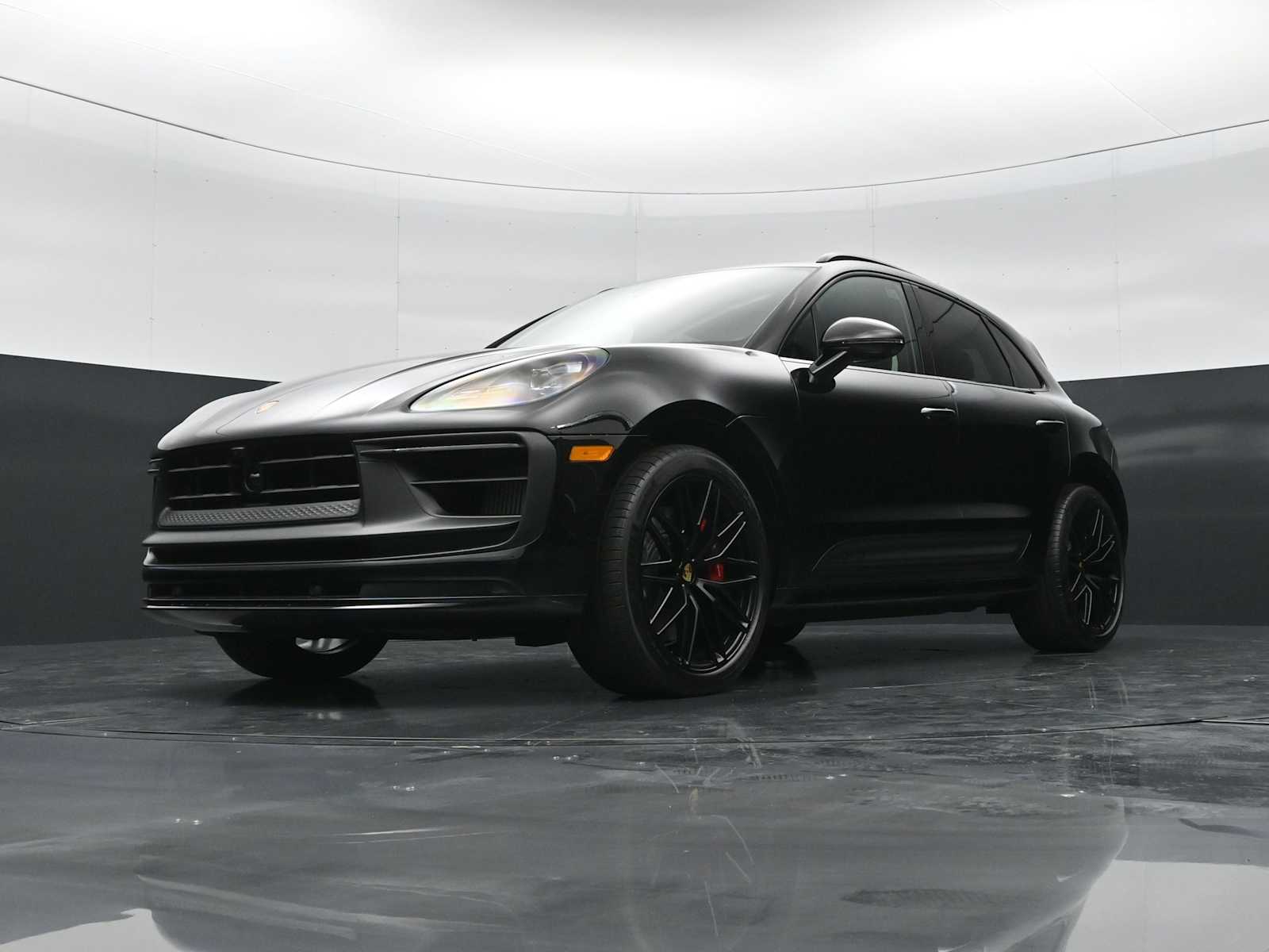 Thumbnail: 2026 Porsche Macan - 38