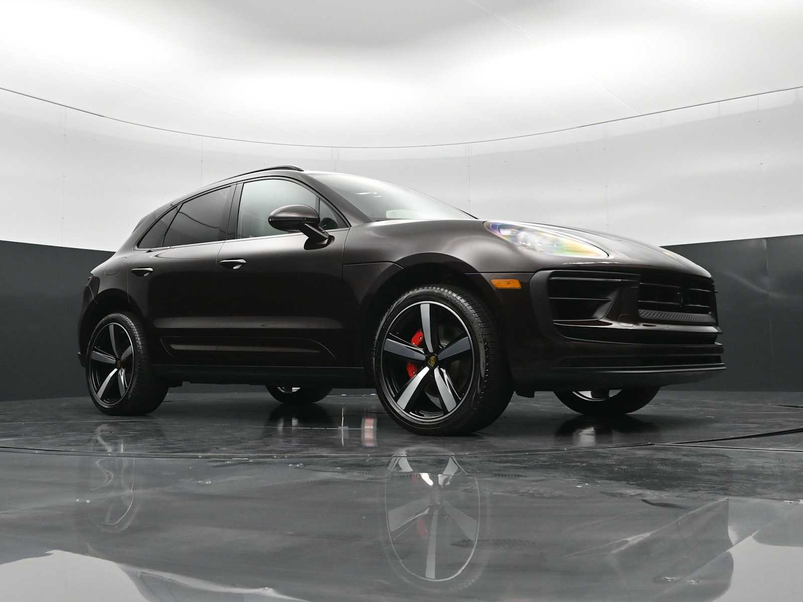 Thumbnail: 2026 Porsche Macan - 44