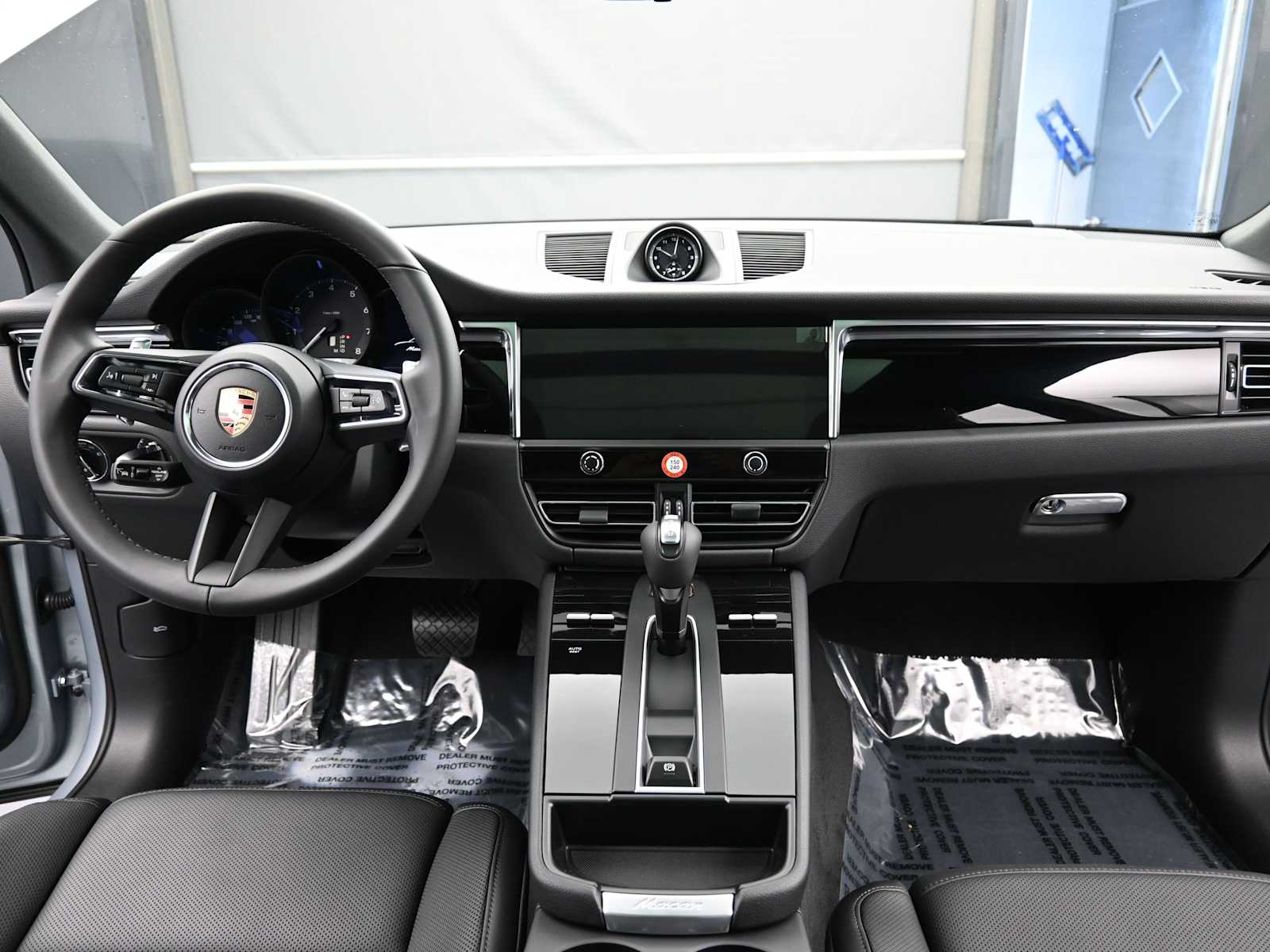 Thumbnail: 2026 Porsche Macan - 8