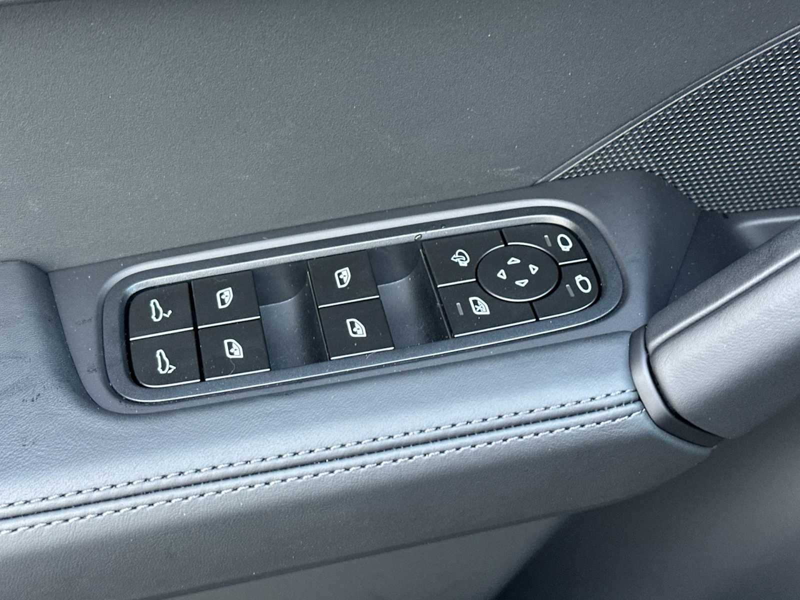 Thumbnail: 2026 Porsche  - 13