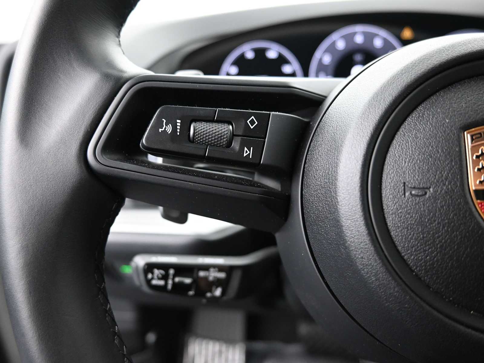 Thumbnail: 2025 Porsche Cayenne - 11