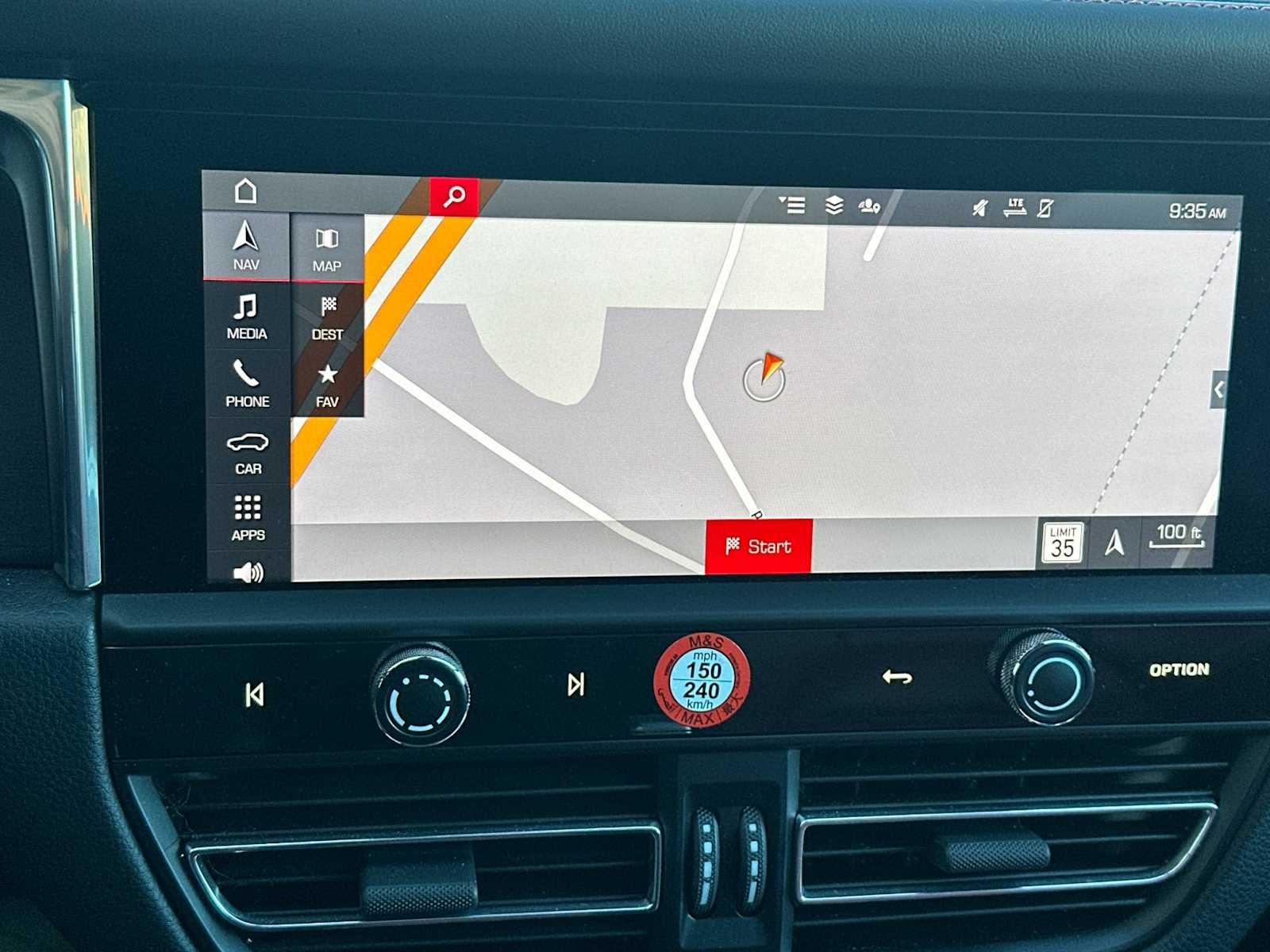 Thumbnail: 2025 Porsche Macan - 20