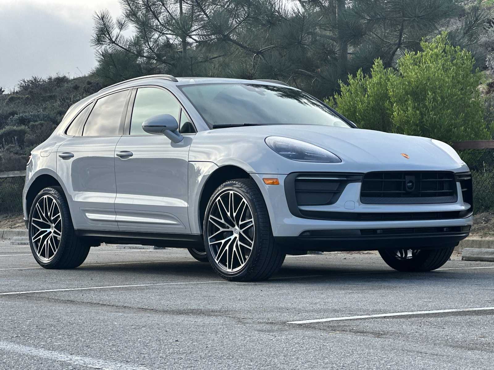 Thumbnail: 2026 Porsche Macan - 10