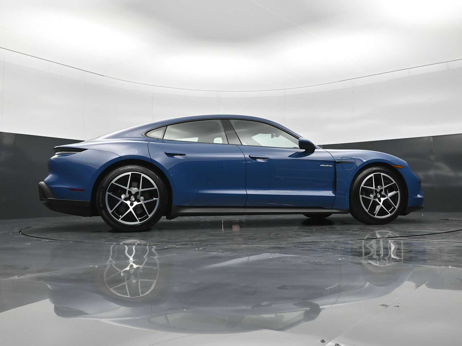 Thumbnail: 2026 Porsche Taycan - 43