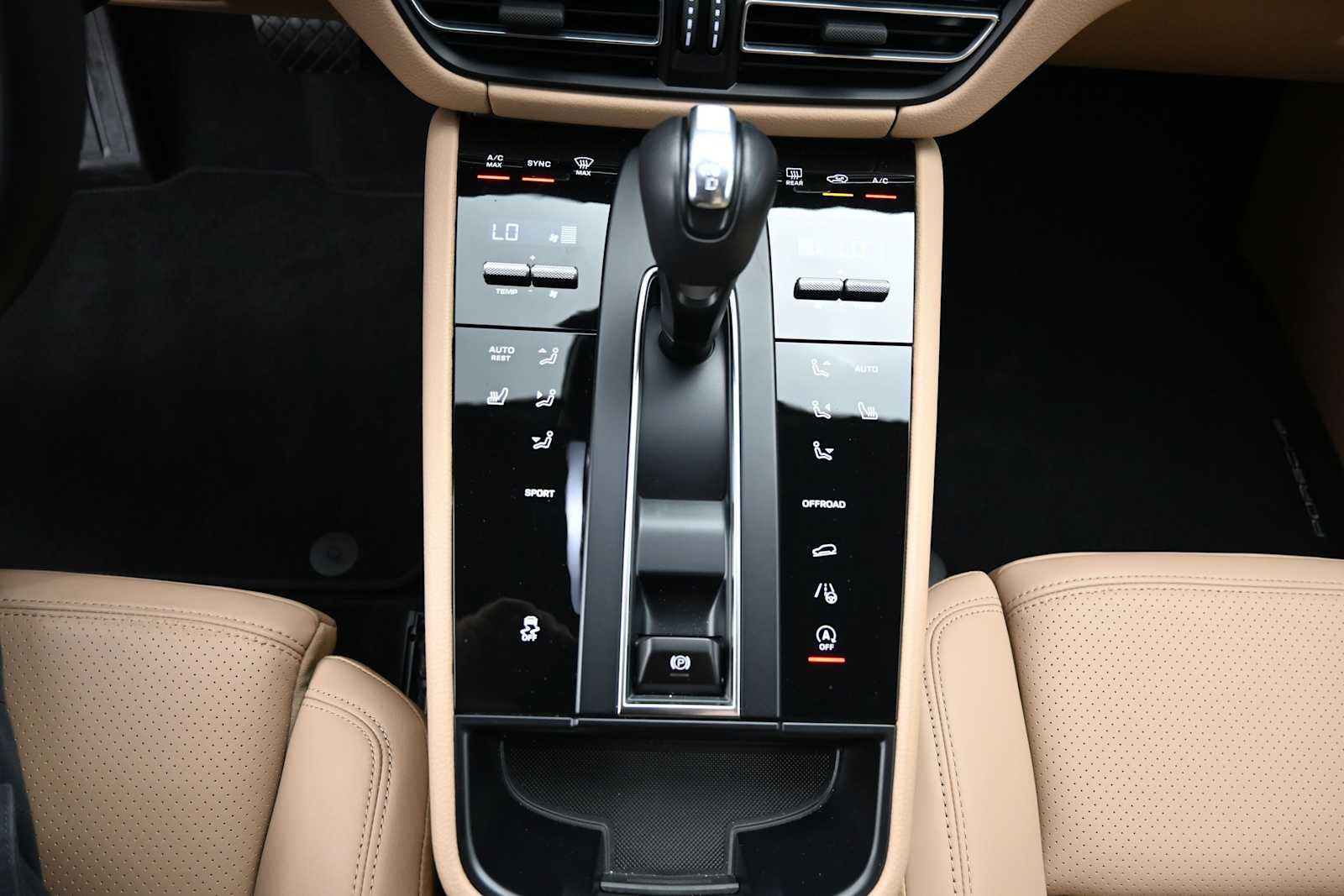 Thumbnail: 2025 Porsche Macan - 15
