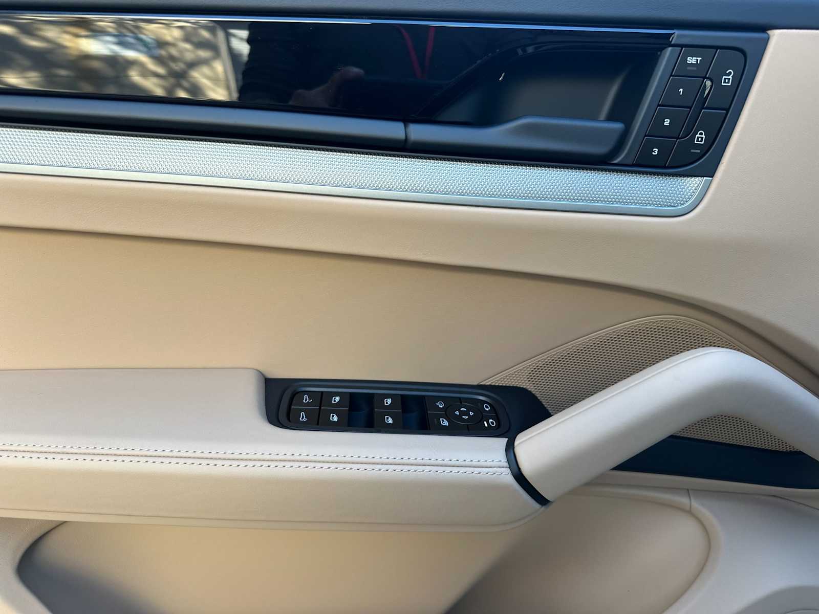 Thumbnail: 2026 Porsche Cayenne - 12