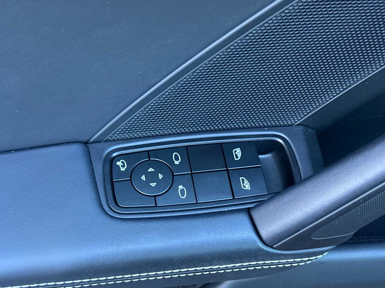 Thumbnail: 2025 Porsche 911 - 13