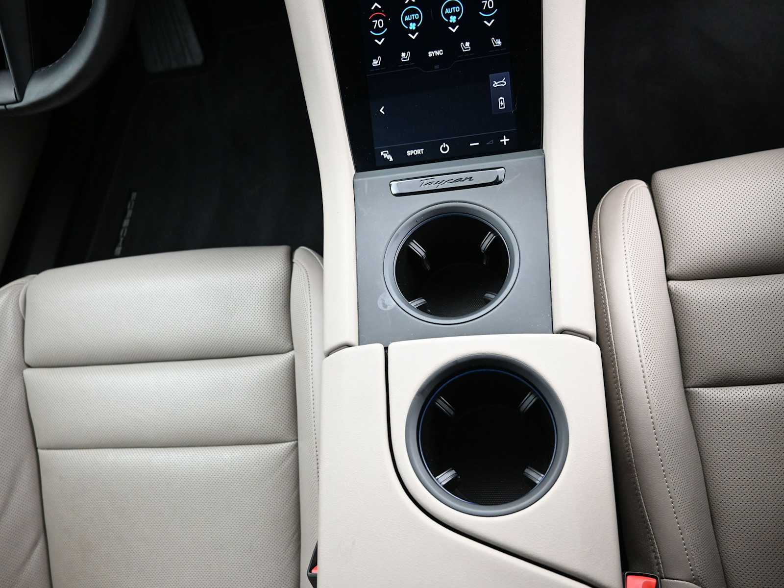 Thumbnail: 2023 Porsche Taycan - 27