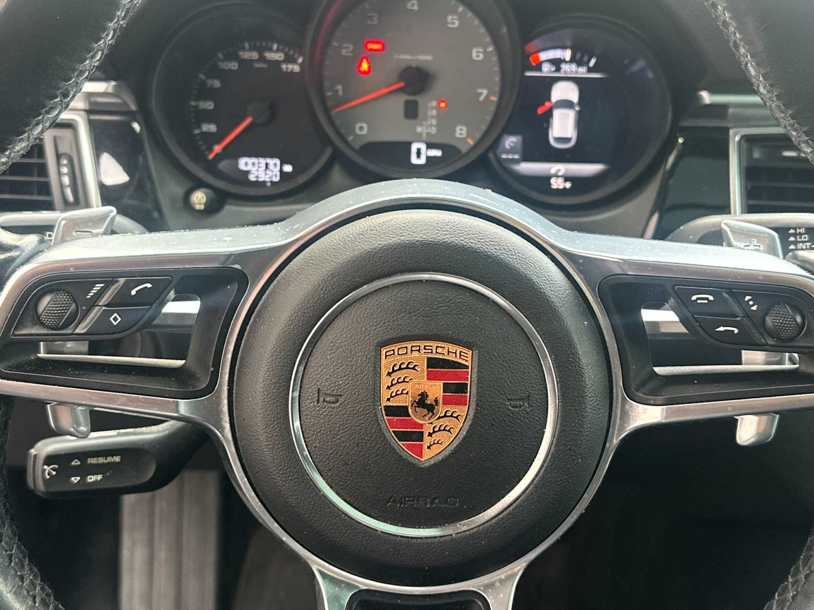 Thumbnail: 2018 Porsche Macan - 25