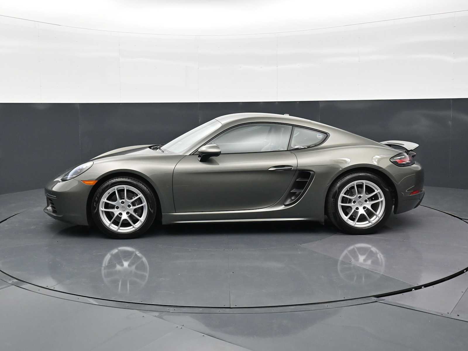 Thumbnail: 2022 Porsche 718 Cayman - 2