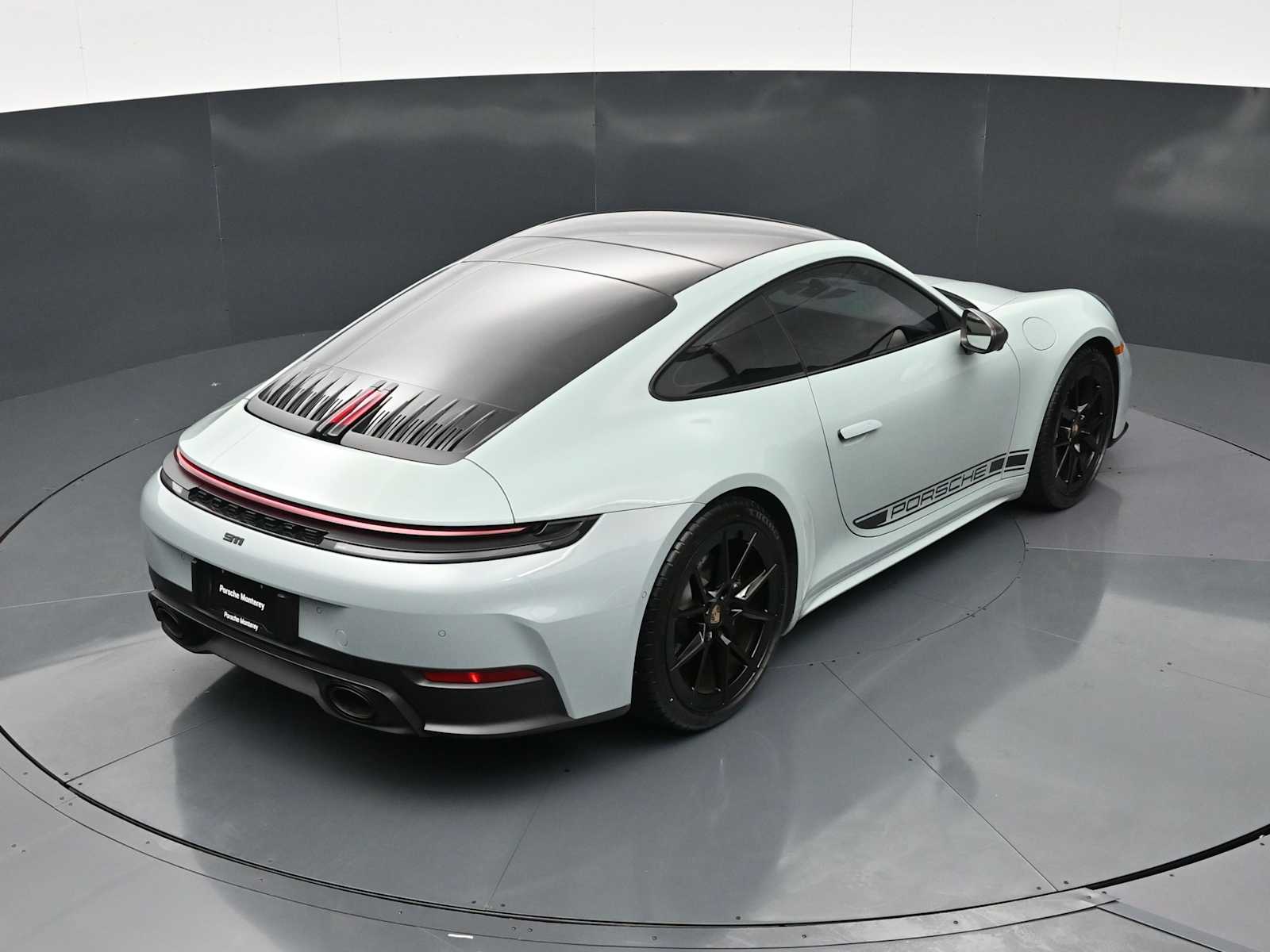 Thumbnail: 2025 Porsche 911 - 30