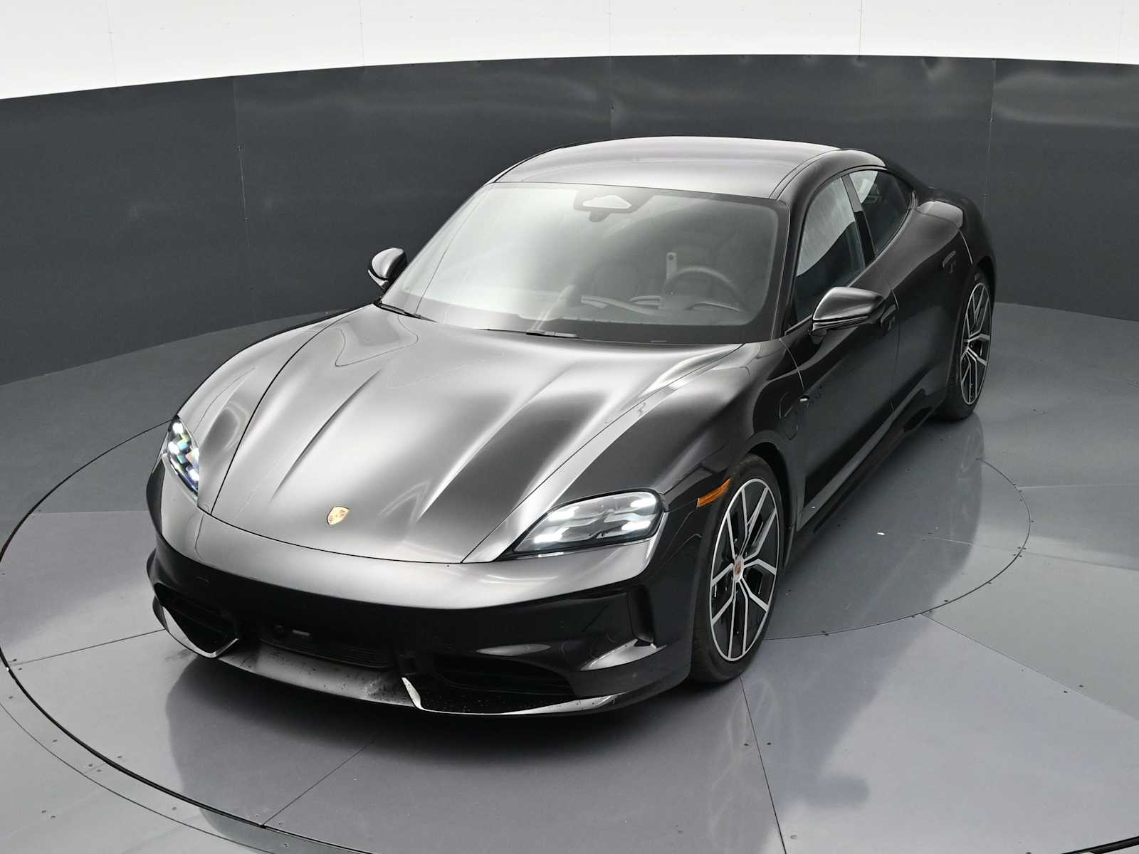 Thumbnail: 2026 Porsche Taycan - 30