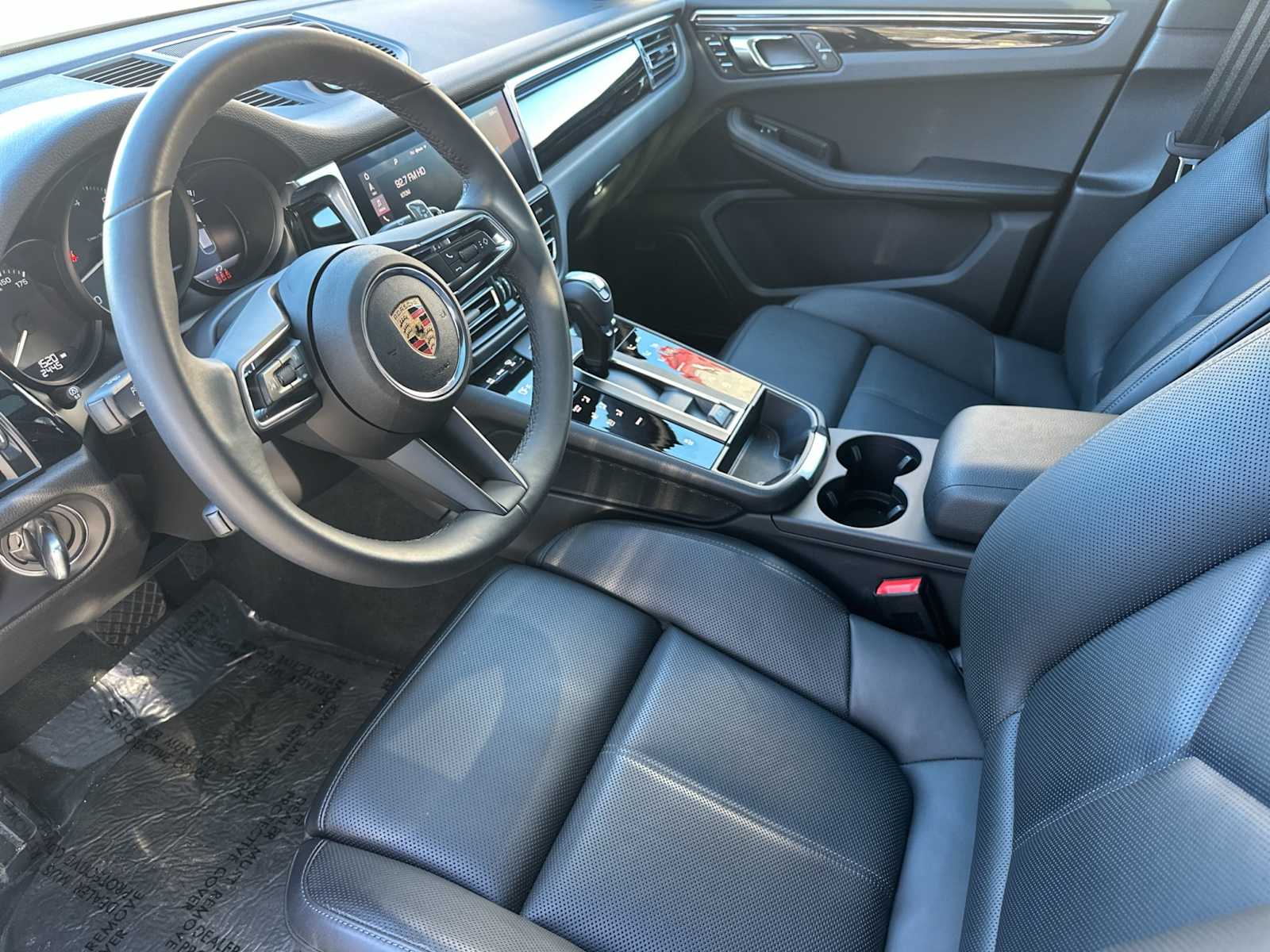 Thumbnail: 2025 Porsche Macan - 4