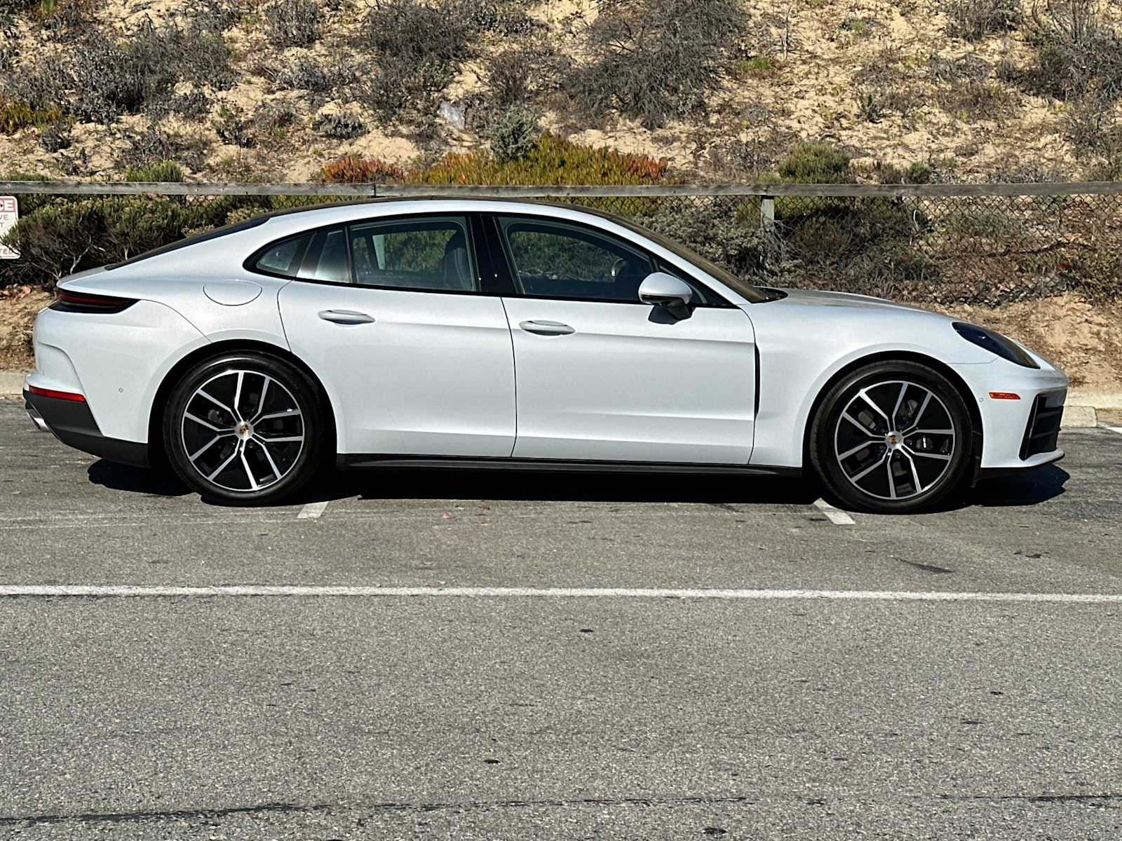 Thumbnail: 2024 Porsche Panamera - 9