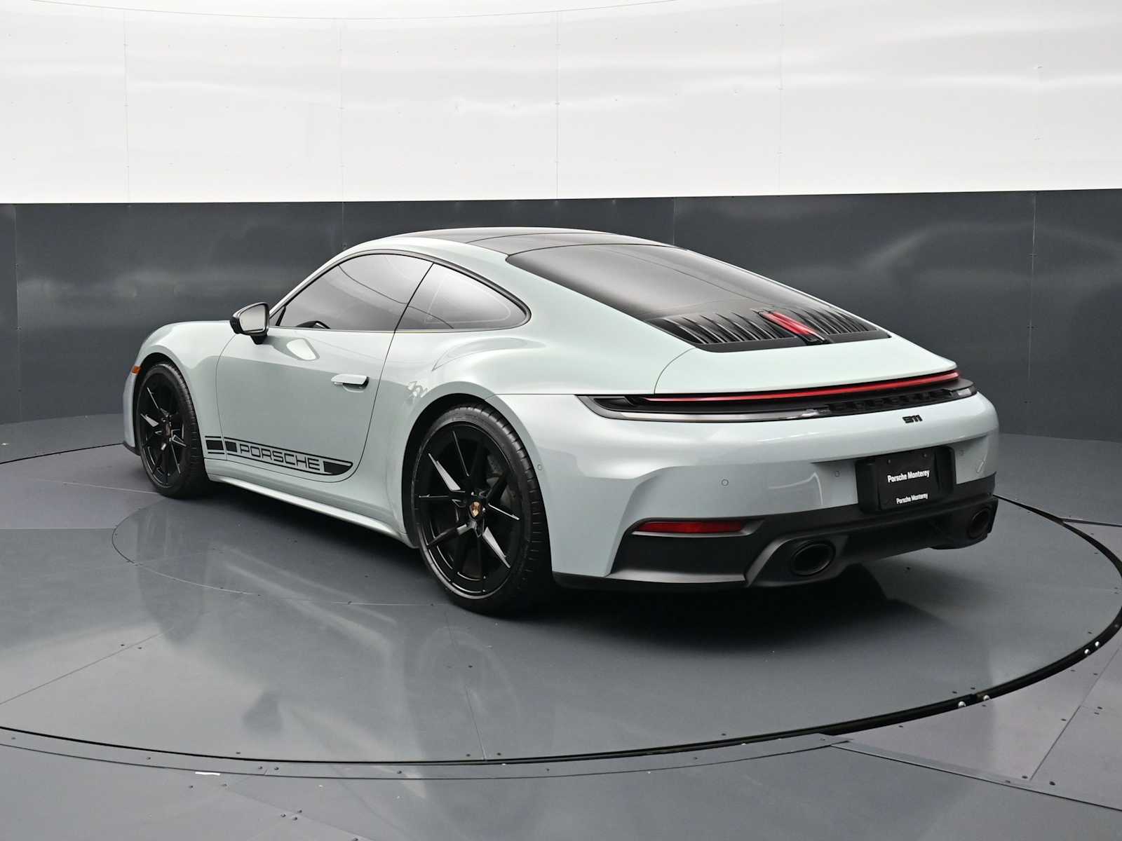 Thumbnail: 2025 Porsche 911 - 3