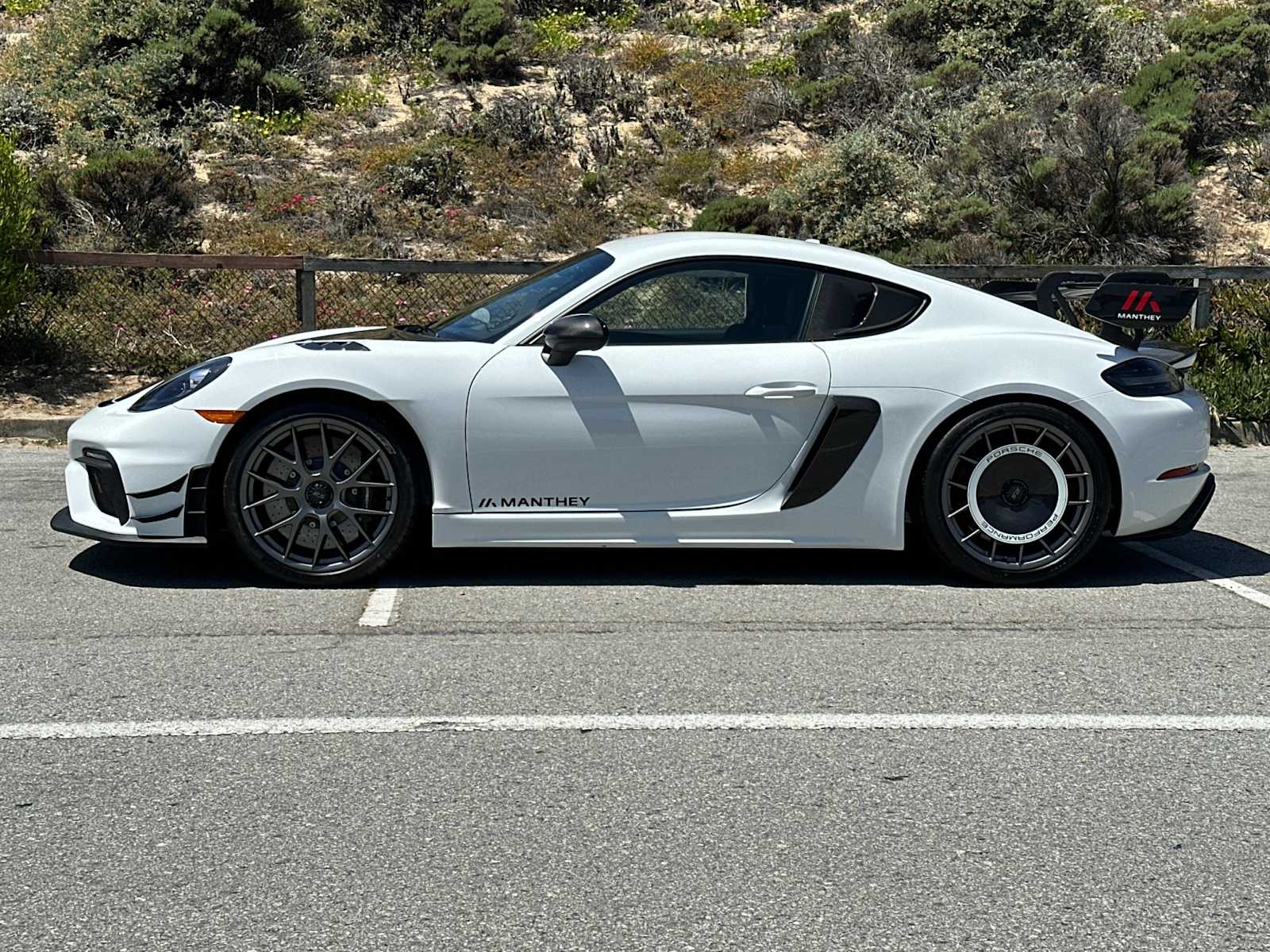 2024 Porsche Cayman GT4 RS photo 2