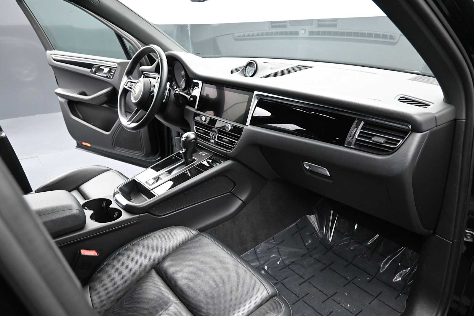 Thumbnail: 2024 Porsche Macan - 20
