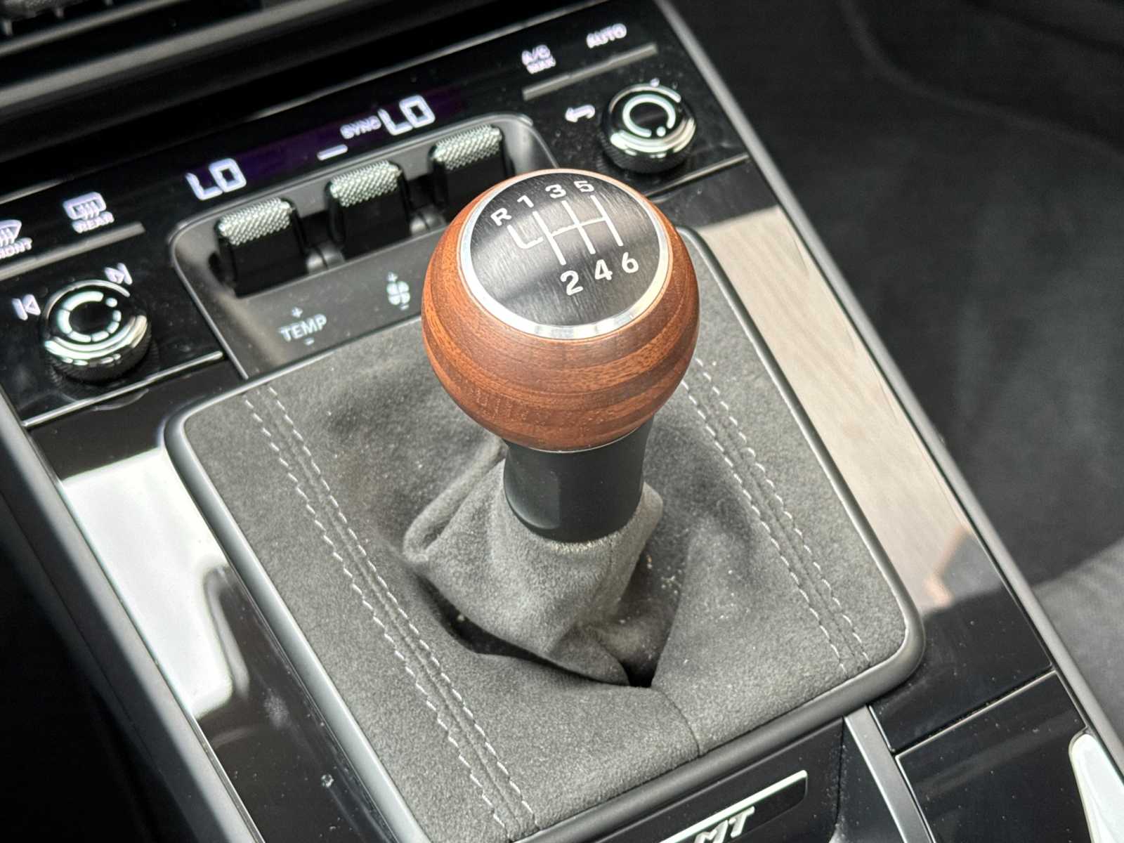 Thumbnail: 2025 Porsche 911 - 22