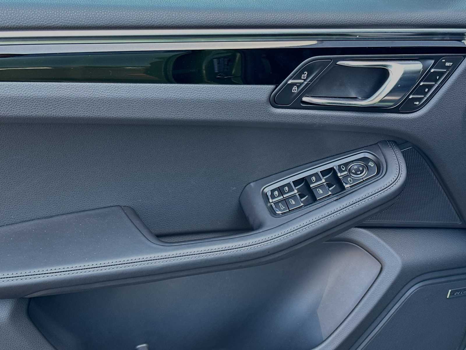 Thumbnail: 2024 Porsche Macan - 12