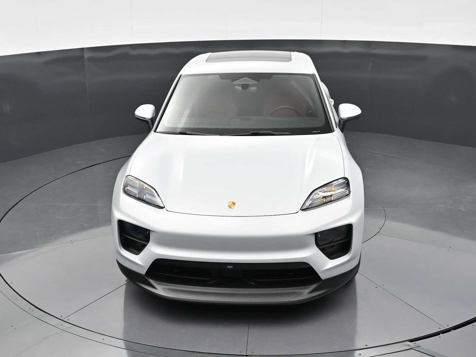 Thumbnail: 2026 Porsche Macan - 42