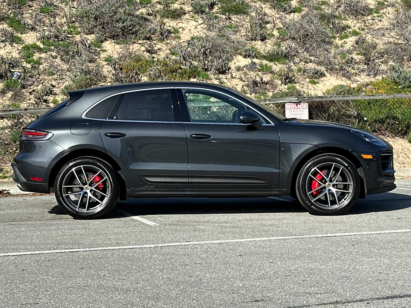 Thumbnail: 2025 Porsche Macan - 9