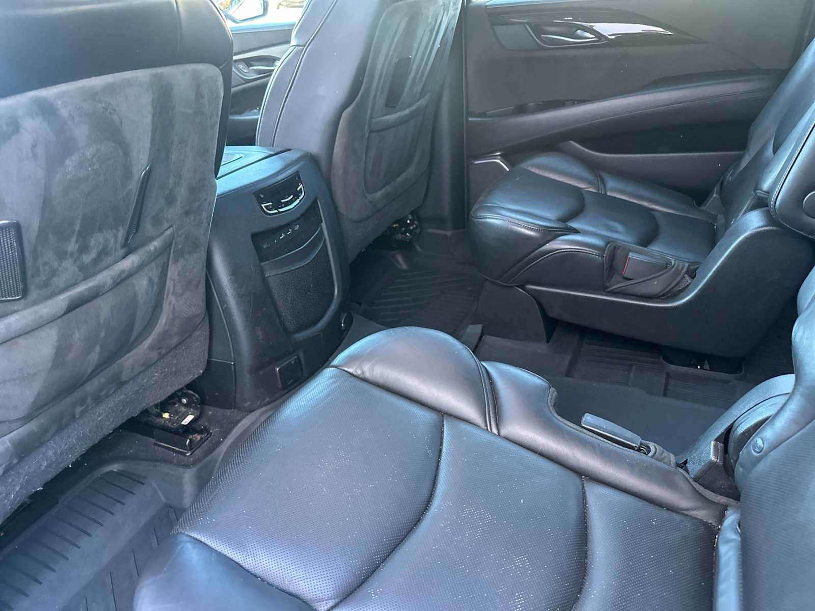 Thumbnail: 2019 Cadillac Escalade - 14