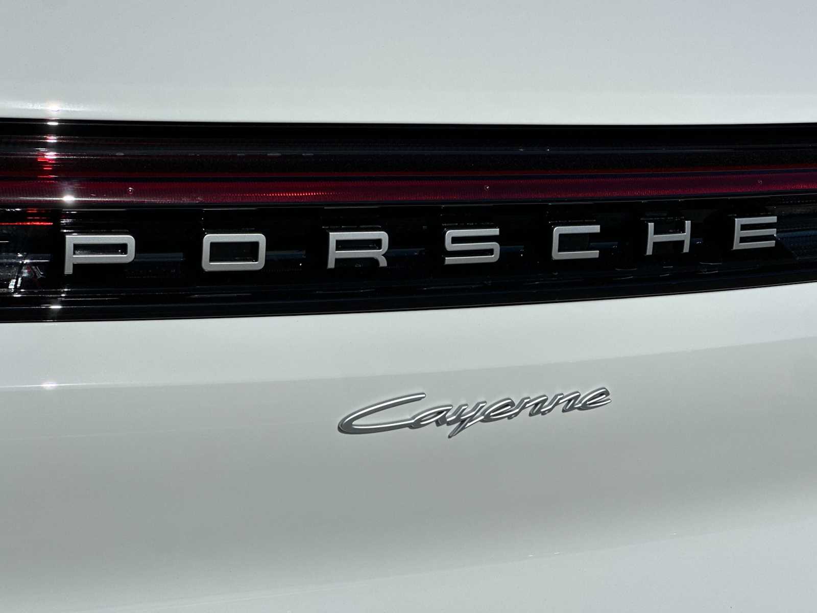 Thumbnail: 2026 Porsche Cayenne - 29
