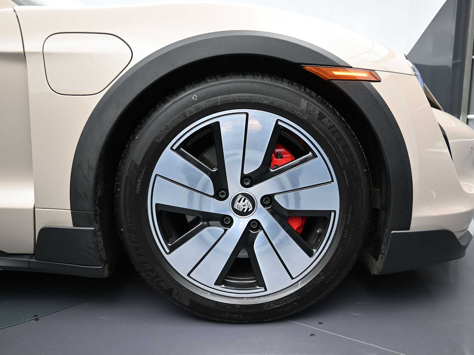 Thumbnail: 2023 Porsche Taycan - 29