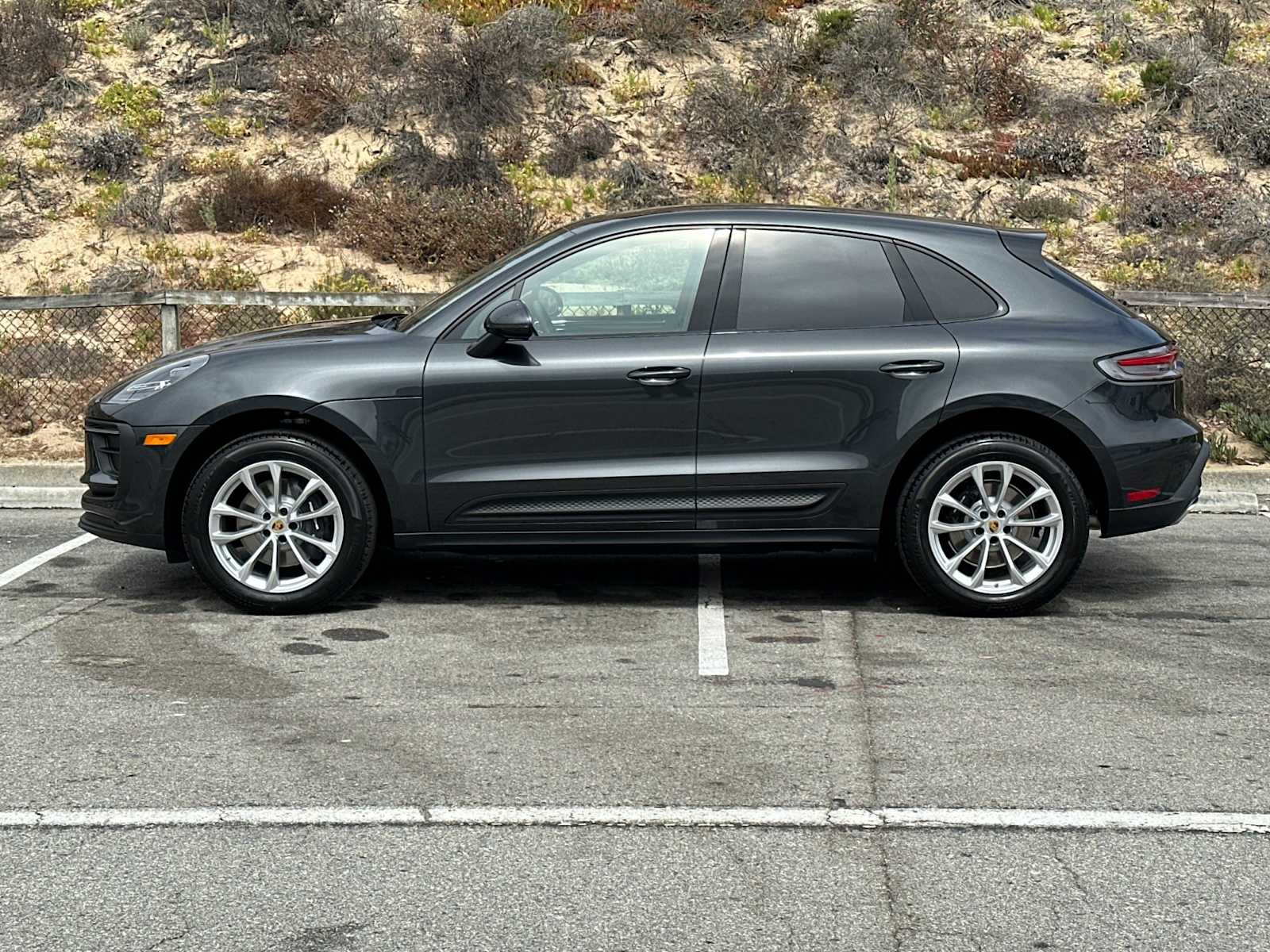 Thumbnail: 2025 Porsche Macan - 2