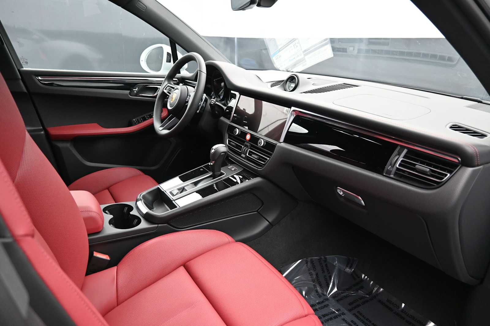 Thumbnail: 2026 Porsche Macan - 22