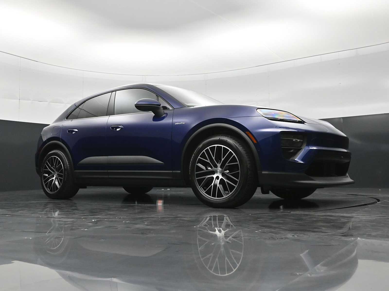Thumbnail: 2026 Porsche Macan - 43